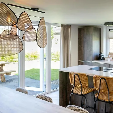 Coastal With Sauna For 6 בית נופש *