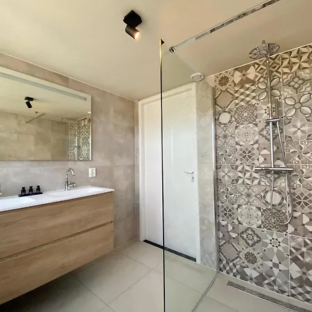 בית נופש Coastal With Sauna For 6