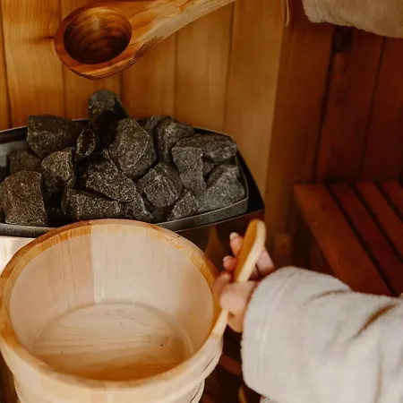 Coastal With Sauna For 6